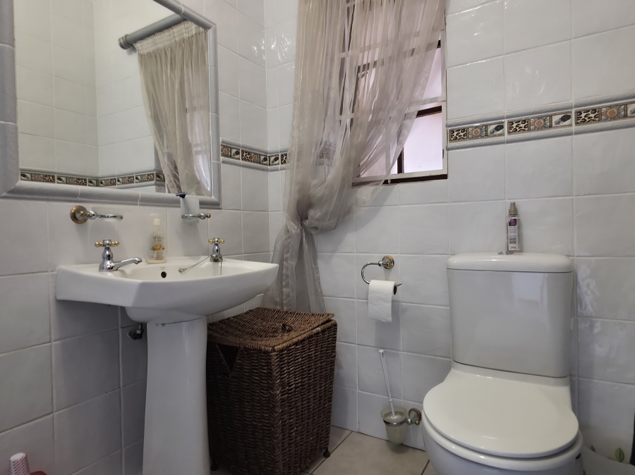 4 Bedroom Property for Sale in Noorsekloof Eastern Cape